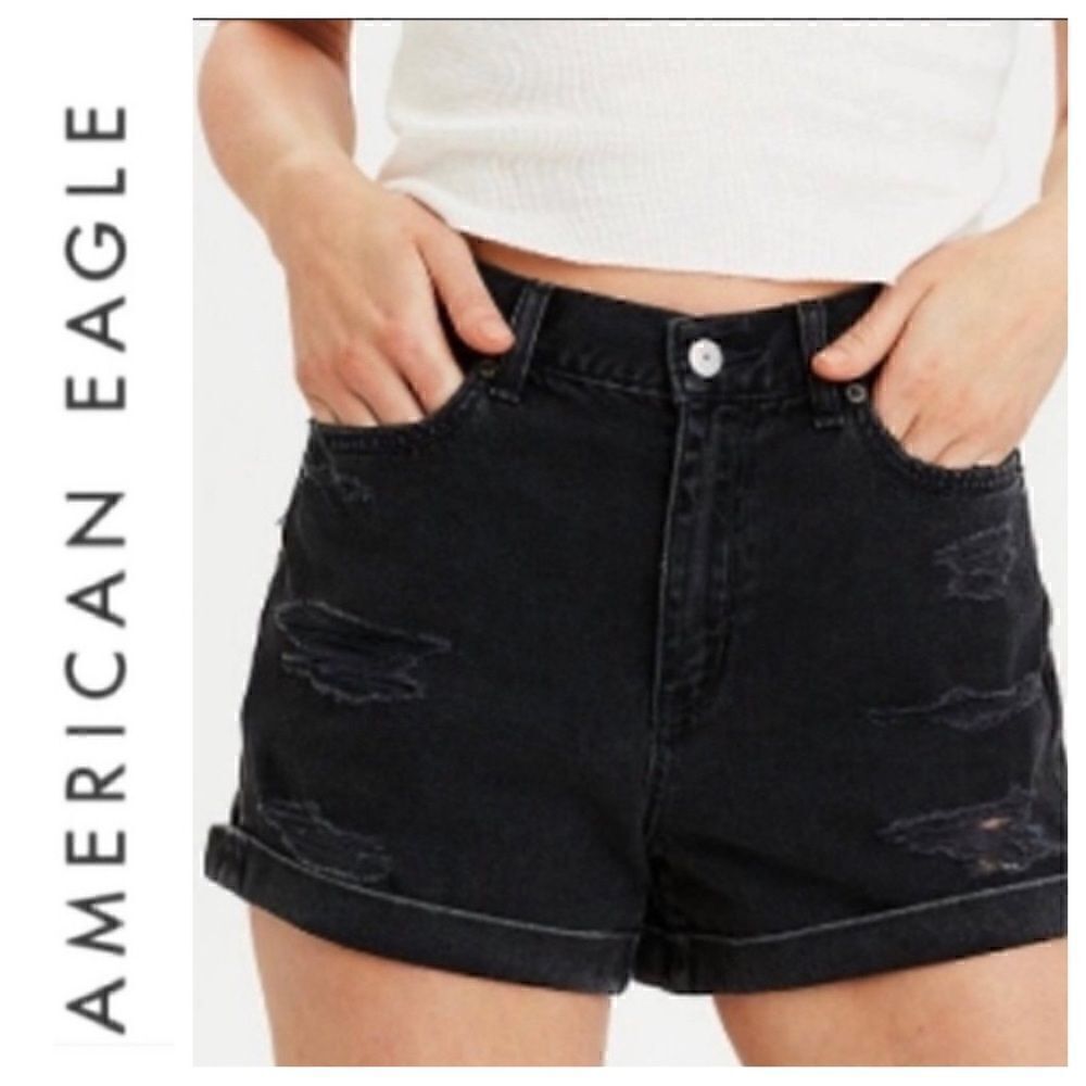 American Eagle Black Distressed Mom Jean Shorts Size 6 or W28 NWT